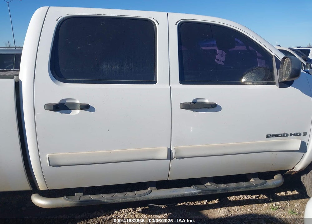2008 CHEVROLET SILVERADO 2500HD VIN: 1GCHK23K88F175062