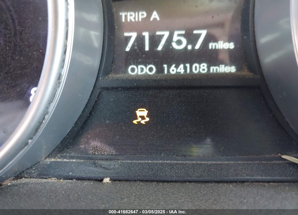 2011 HYUNDAI SONATA VIN: 5NPEB4AC9BH109353