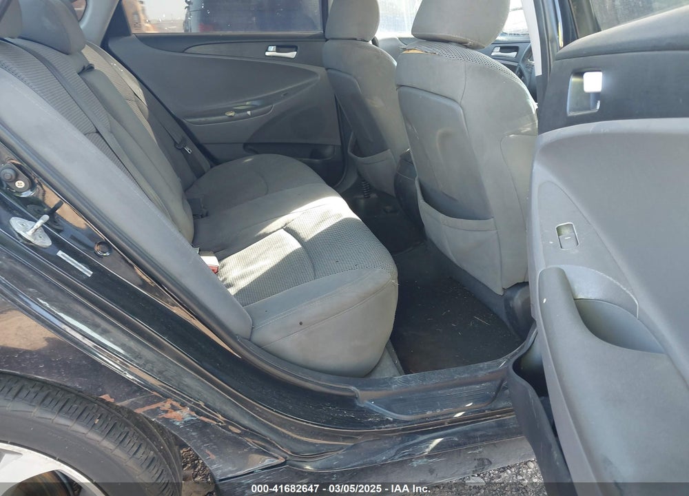 2011 HYUNDAI SONATA VIN: 5NPEB4AC9BH109353