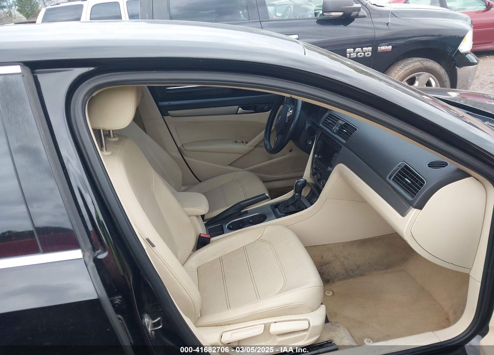 2014 VOLKSWAGEN PASSAT VIN: 1VWBT7A36EC093451