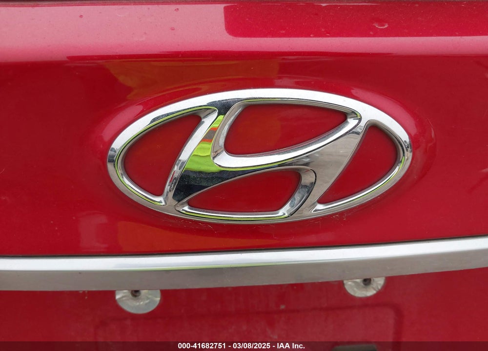 2020 HYUNDAI SANTA FE VIN: 5NMS23AD3LH242758