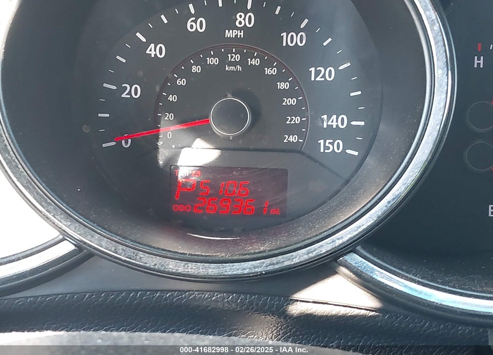 2013 KIA SORENTO LX VIN: 5XYKT3A13DG397809