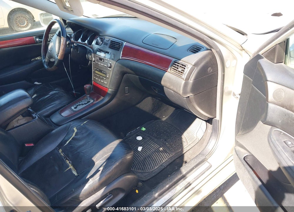 2002 LEXUS ES 300 VIN: JTHBF30G520034846