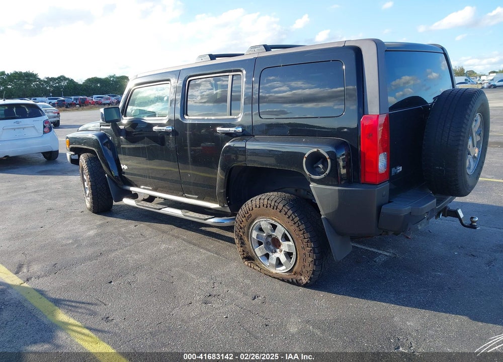 2007 HUMMER H3 SUV VIN: 5GTDN13E978221665