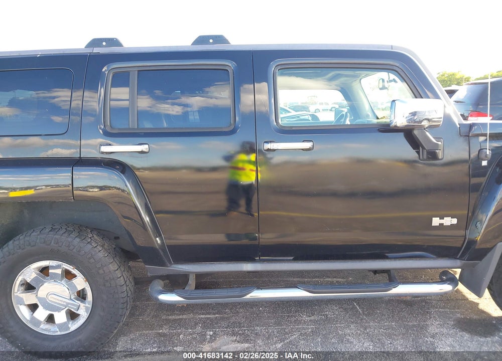2007 HUMMER H3 SUV VIN: 5GTDN13E978221665