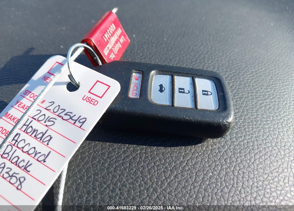 2015 HONDA ACCORD VIN: 1HGCR2F82FA159358