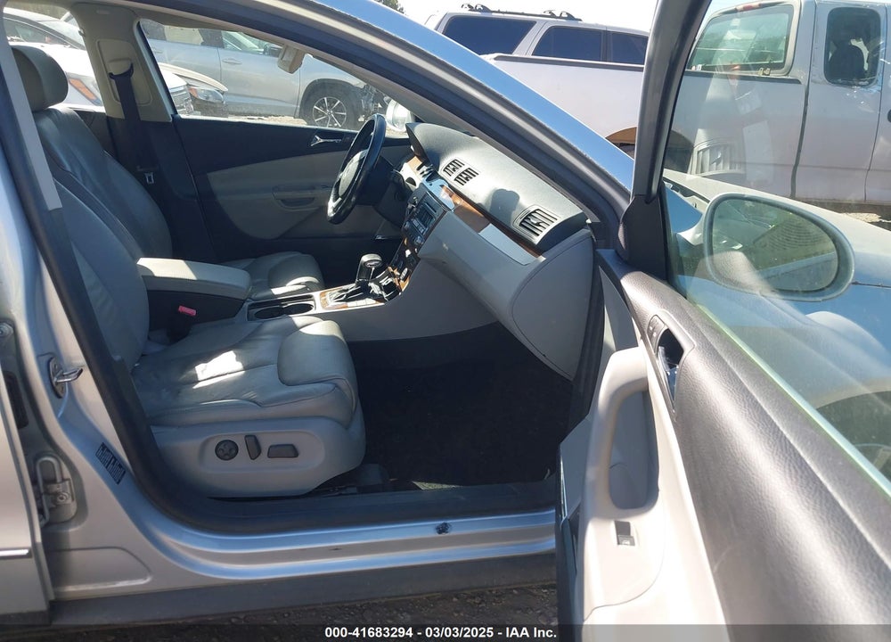 2006 VOLKSWAGEN PASSAT VIN: WVWEU73C76P130608