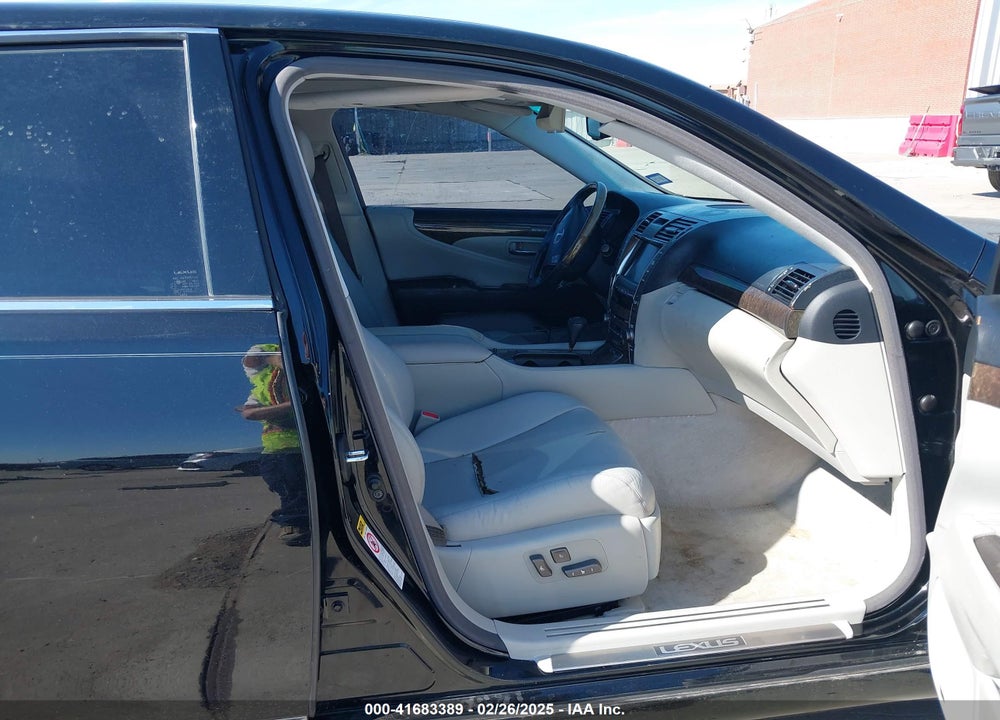 2007 LEXUS LS 460 VIN: JTHBL46F175003200