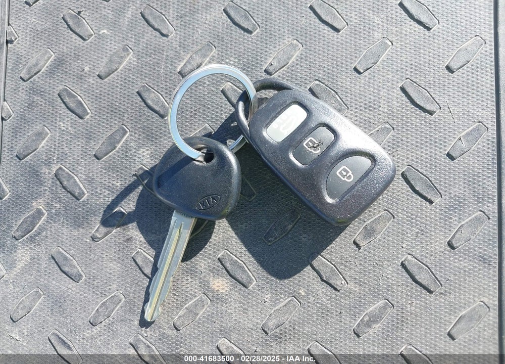 2011 KIA FORTE VIN: KNAFU4A27B5375814