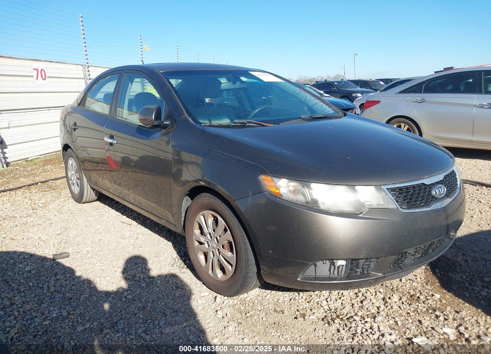 2011 KIA FORTE VIN: KNAFU4A27B5375814