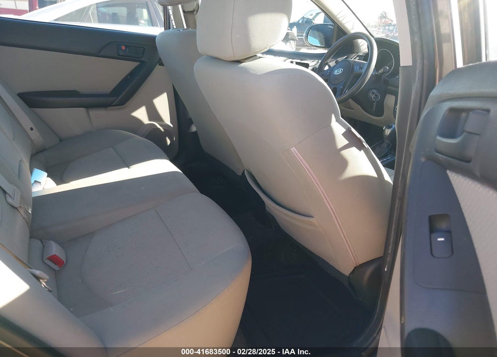 2011 KIA FORTE VIN: KNAFU4A27B5375814