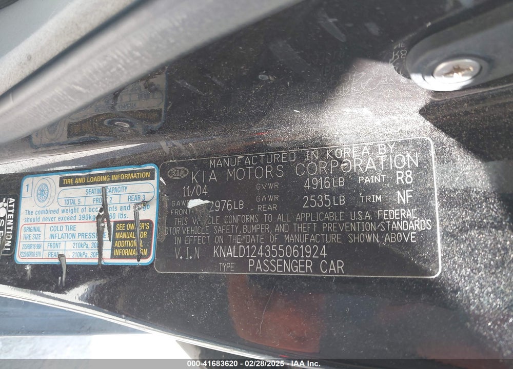 2005 KIA AMANTI VIN: KNALD124355061924