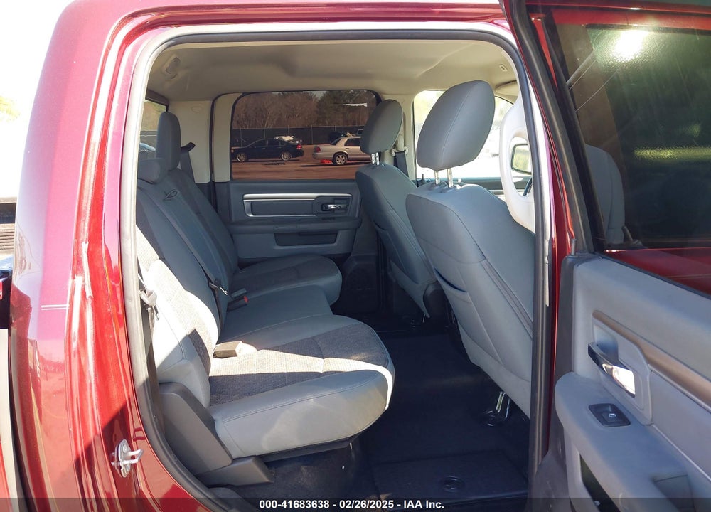 2017 RAM 1500 VIN: 3C6RR6LT9HG584399