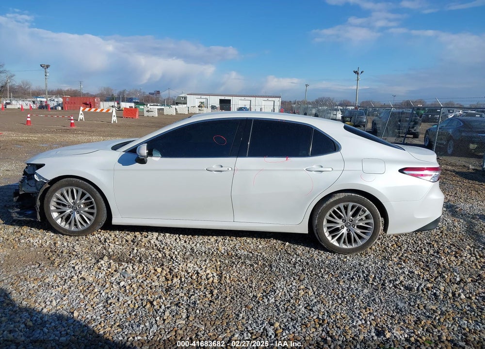 2018 TOYOTA CAMRY VIN: 4T1B11HK5JU009963