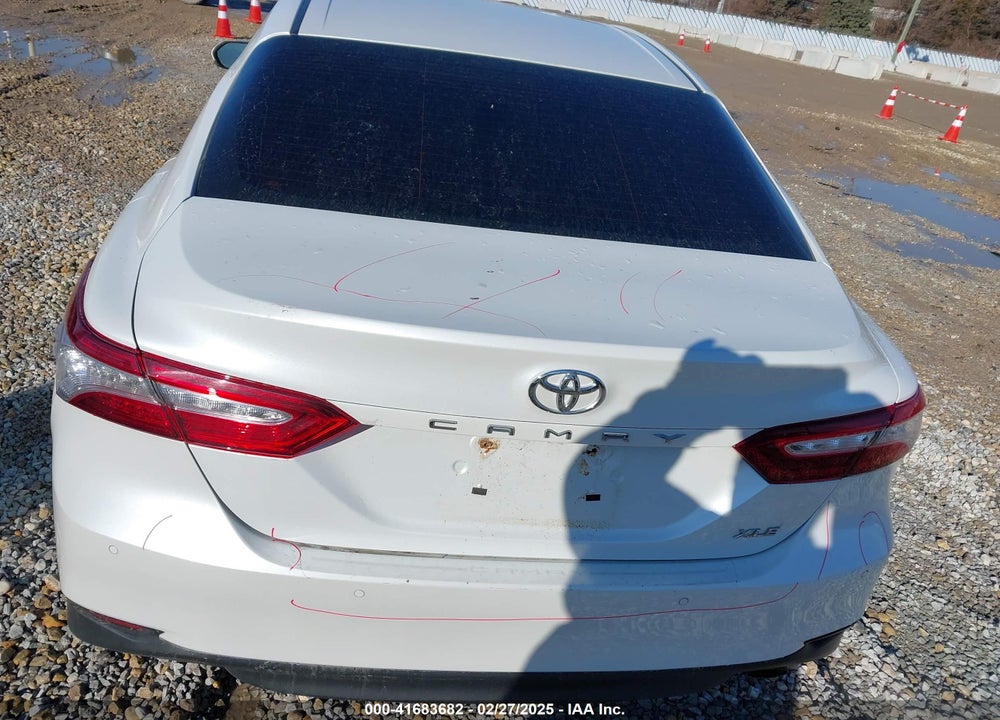 2018 TOYOTA CAMRY VIN: 4T1B11HK5JU009963