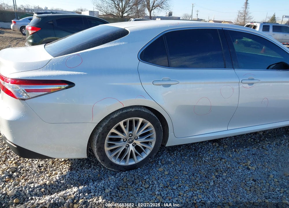 2018 TOYOTA CAMRY VIN: 4T1B11HK5JU009963