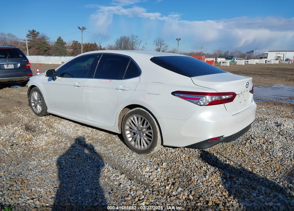 2018 TOYOTA CAMRY VIN: 4T1B11HK5JU009963
