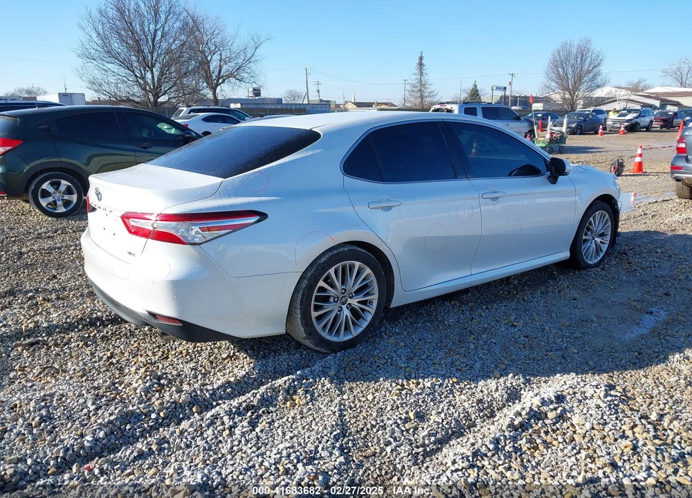2018 TOYOTA CAMRY VIN: 4T1B11HK5JU009963