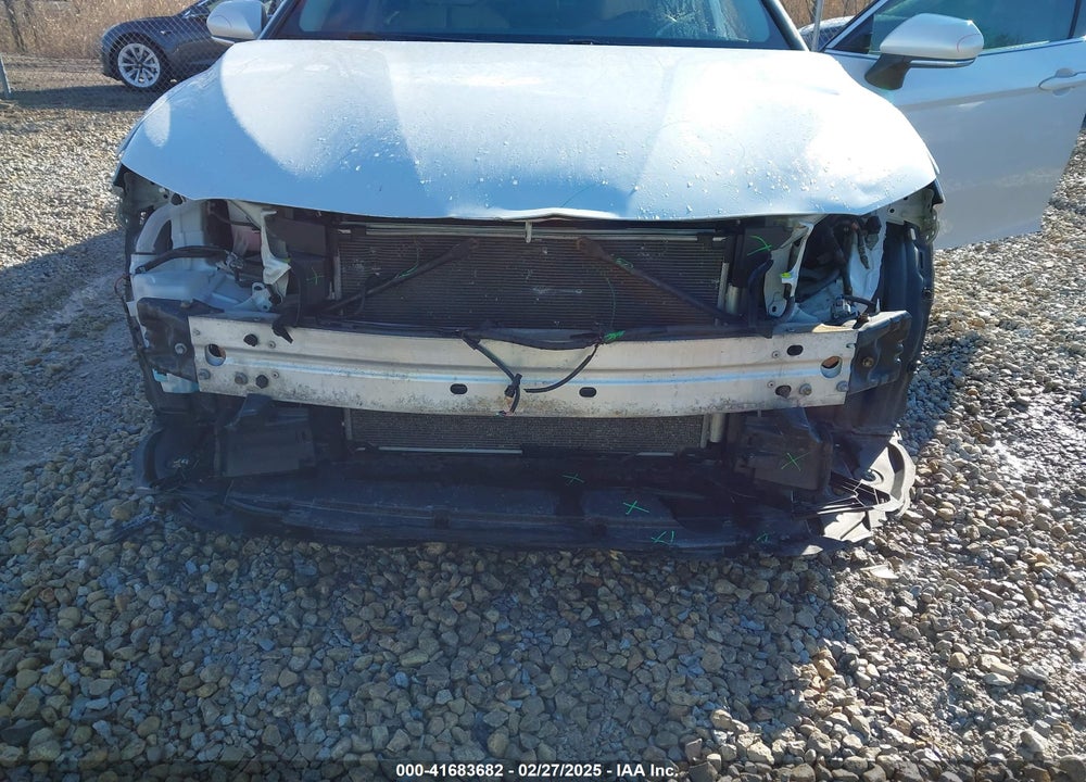 2018 TOYOTA CAMRY VIN: 4T1B11HK5JU009963