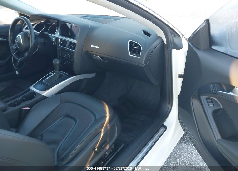 2010 AUDI A5 2.0T PREMIUM VIN: WAUCFAFR1AA066704