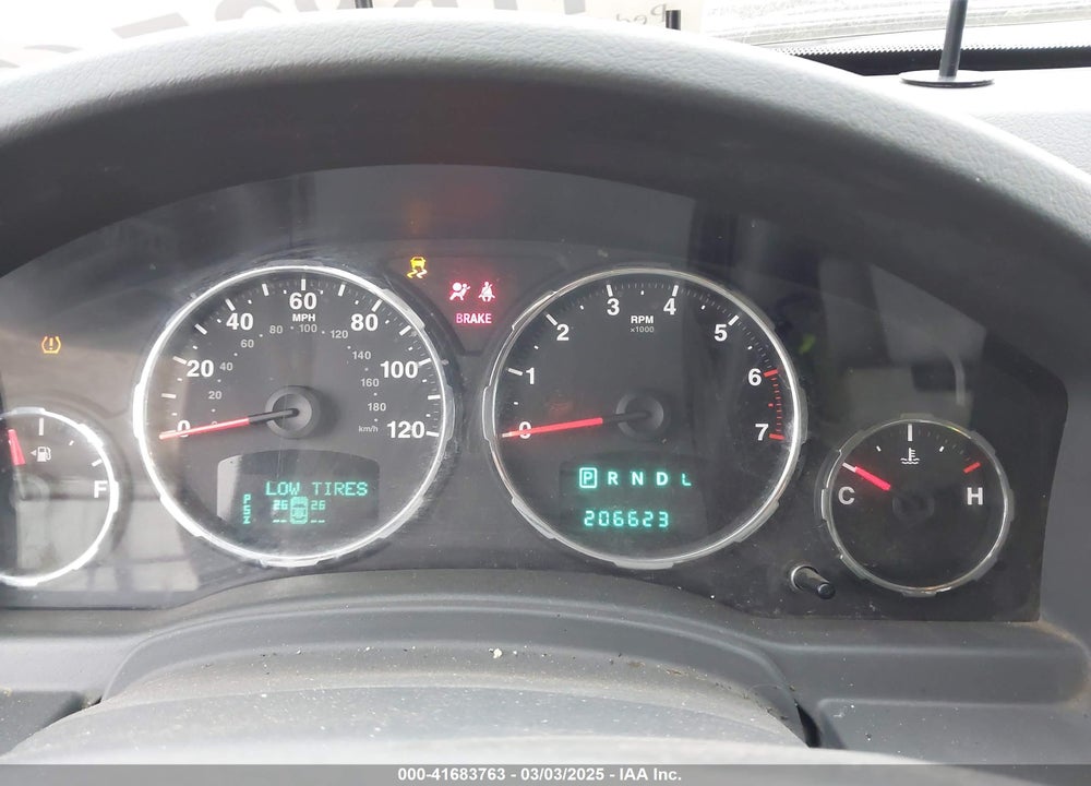 2008 JEEP LIBERTY VIN: 1J8GP58K38W103797