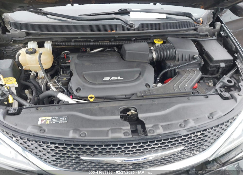 2017 CHRYSLER PACIFICA VIN: 2C4RC1BGXHR598856