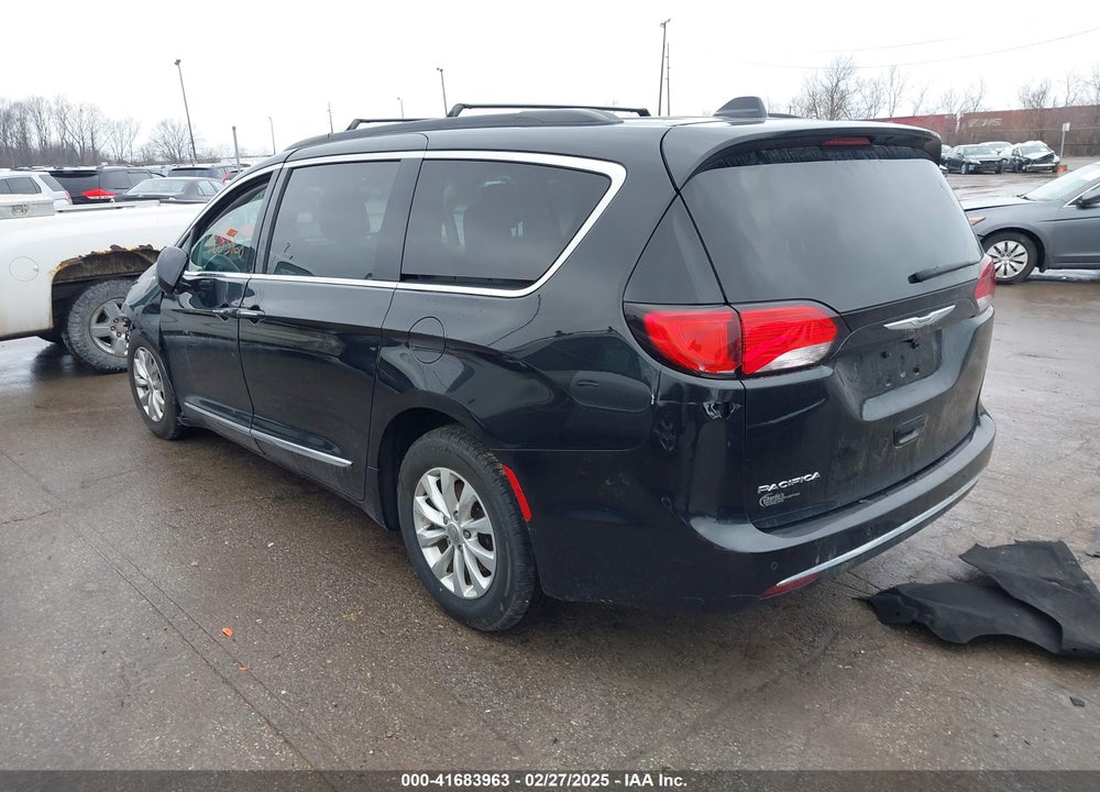 2017 CHRYSLER PACIFICA VIN: 2C4RC1BGXHR598856