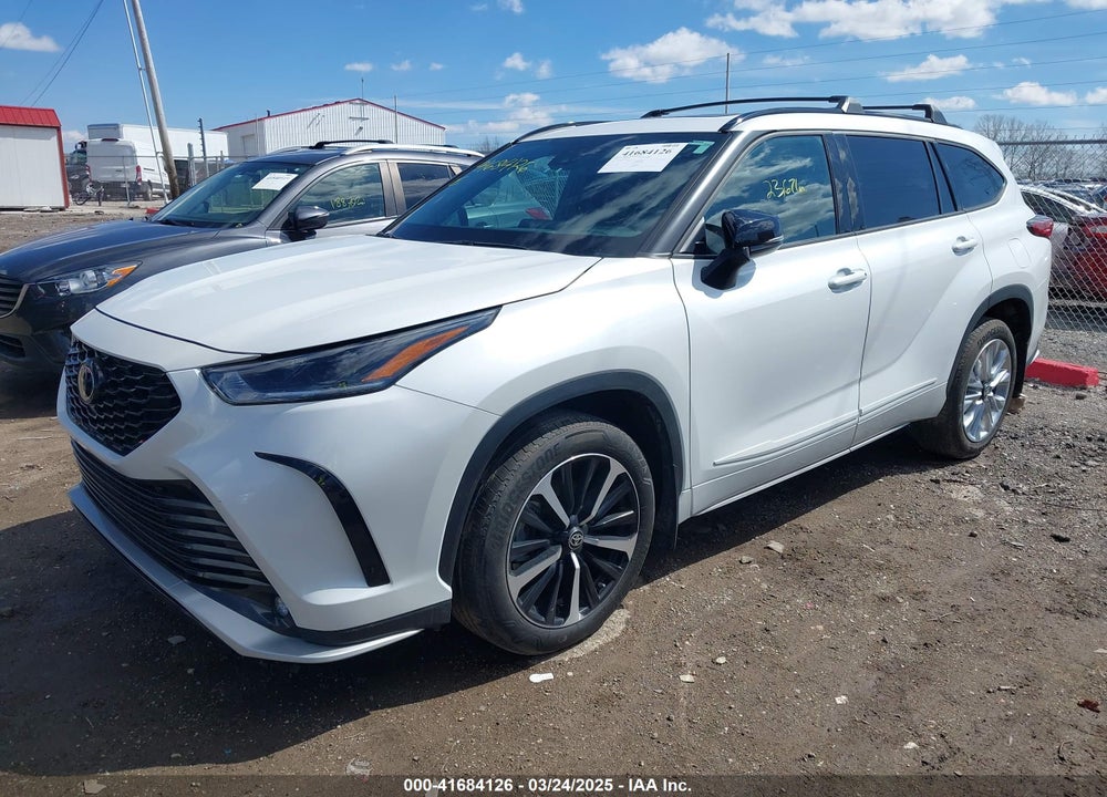 2022 TOYOTA HIGHLANDER VIN: 5TDLZRBH0NS235559