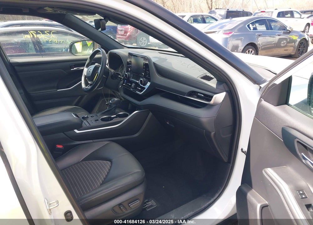 2022 TOYOTA HIGHLANDER VIN: 5TDLZRBH0NS235559