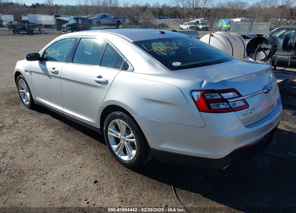 2015 FORD TAURUS SEL VIN: 1FAHP2E82FG138671