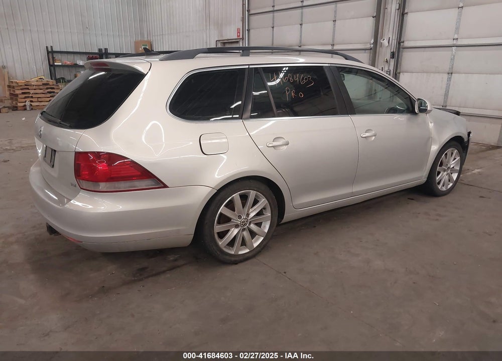 2011 VOLKSWAGEN JETTA SPORTWAGEN VIN: 3VWML8AJXBM605428