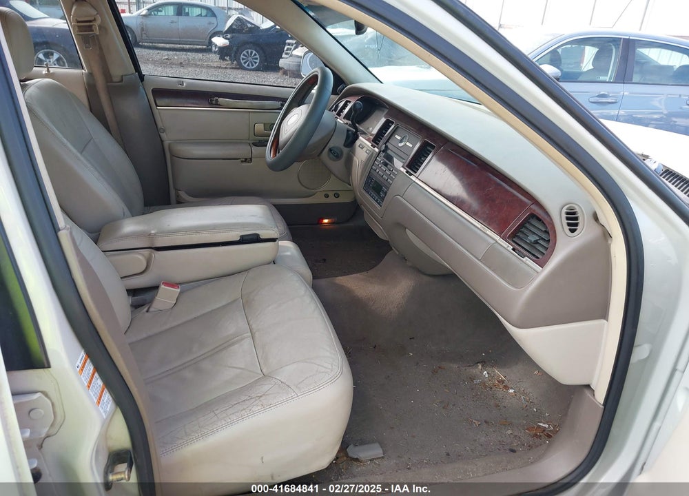 2004 LINCOLN TOWN CAR VIN: 1LNHM83WX4Y669482