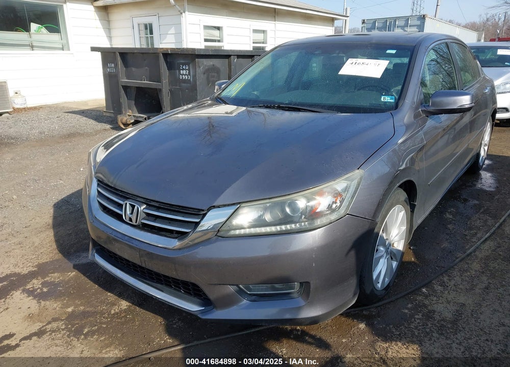 2013 HONDA ACCORD VIN: 1HGCR2F86DA058210