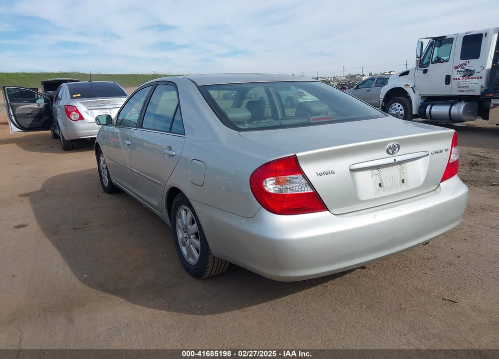 2003 TOYOTA CAMRY XLE VIN: JTDBE30K030158968
