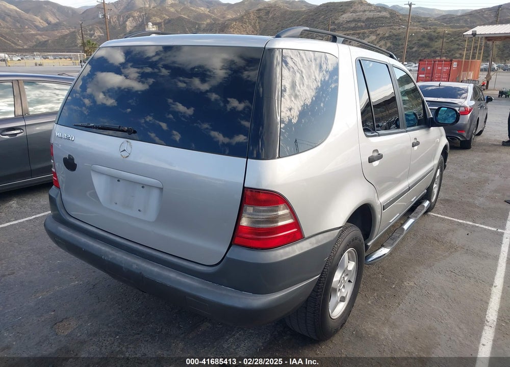 1999 MERCEDES-BENZ ML 320 VIN: 4JGAB54E6XA133802