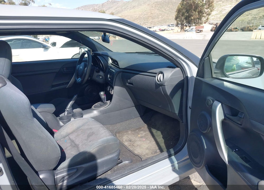 2011 SCION TC VIN: JTKJF5C76B3019977
