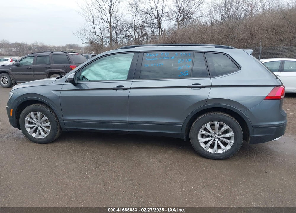 2018 VOLKSWAGEN TIGUAN VIN: 3VV0B7AX7JM074336