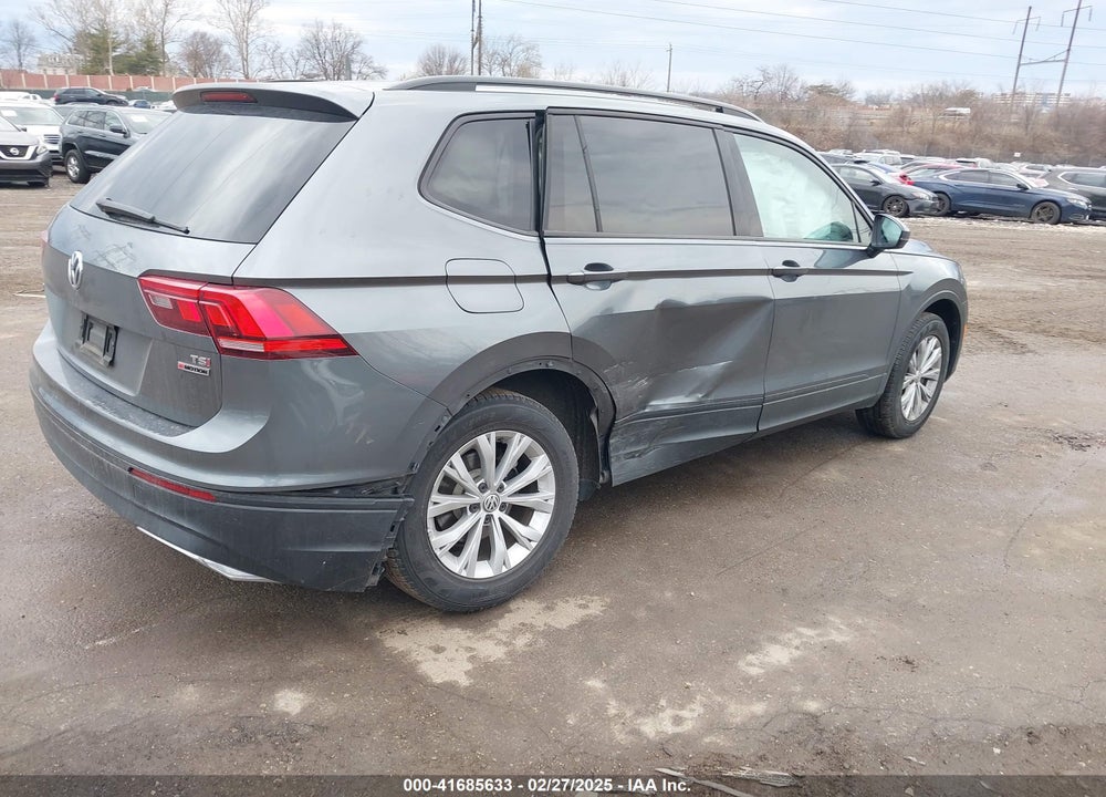 2018 VOLKSWAGEN TIGUAN VIN: 3VV0B7AX7JM074336