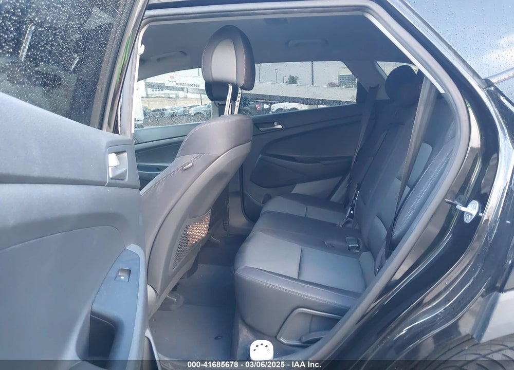 2018 HYUNDAI TUCSON VIN: KM8J33AL4JU753431