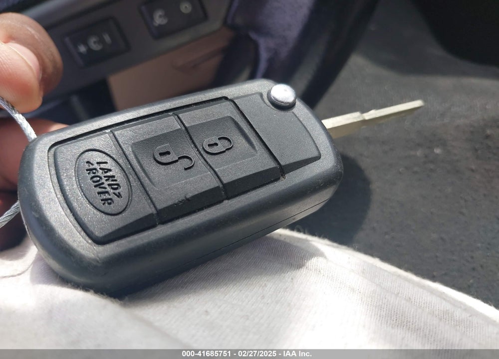 2005 LAND ROVER LR3 VIN: SALAD244X5A342583