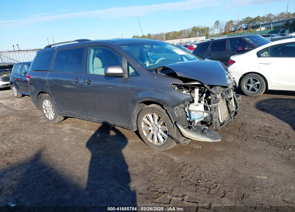 2011 TOYOTA SIENNA VIN: 5TDJK3DC5BS024881