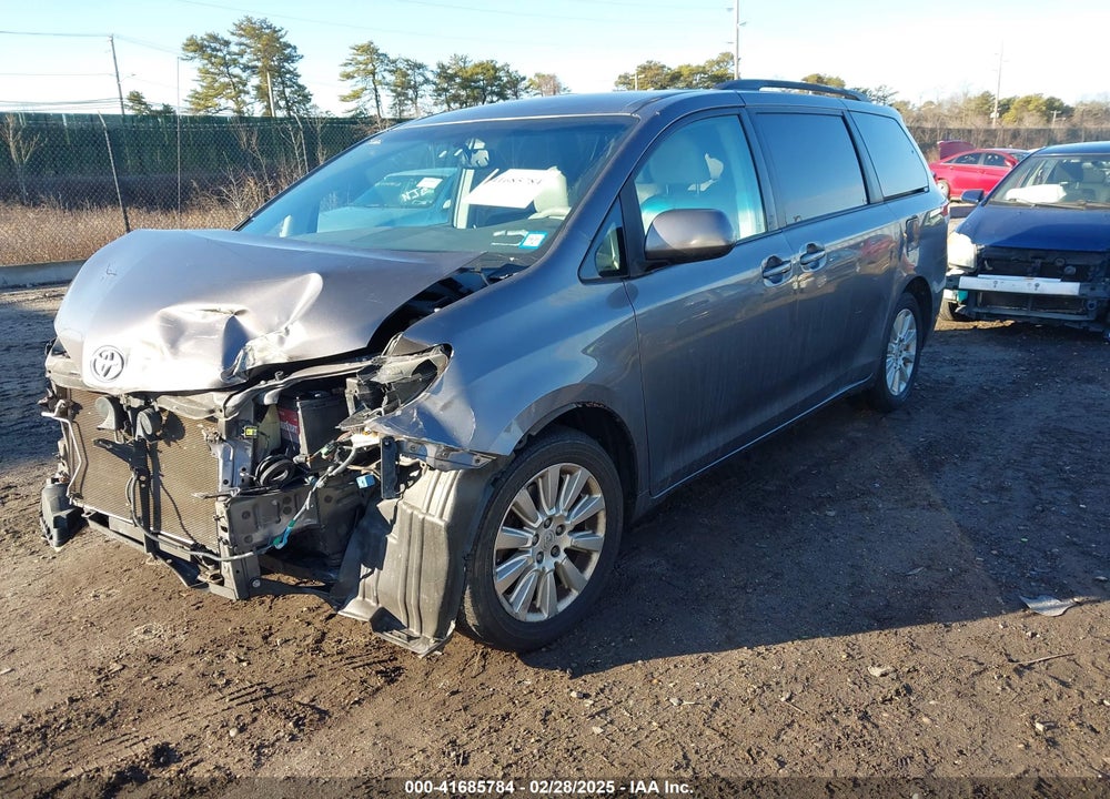 2011 TOYOTA SIENNA VIN: 5TDJK3DC5BS024881