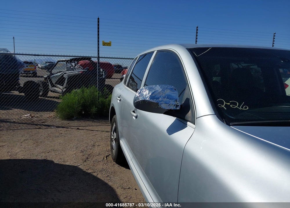 2005 PORSCHE CAYENNE VIN: WP1AB29P75LA62851