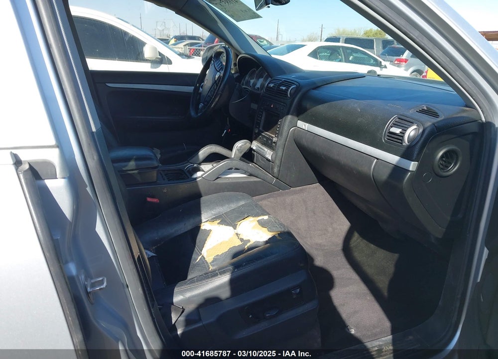 2005 PORSCHE CAYENNE VIN: WP1AB29P75LA62851