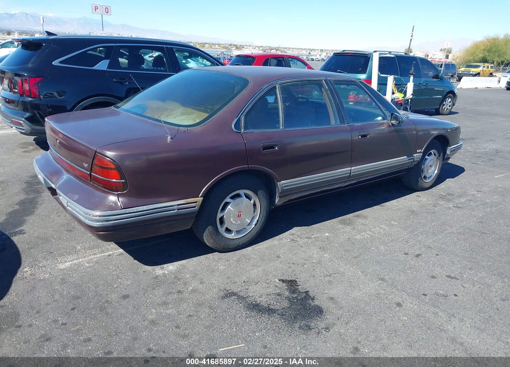 1995 OLDSMOBILE 88 ROYALE VIN: 1G3HN52K8S4808348