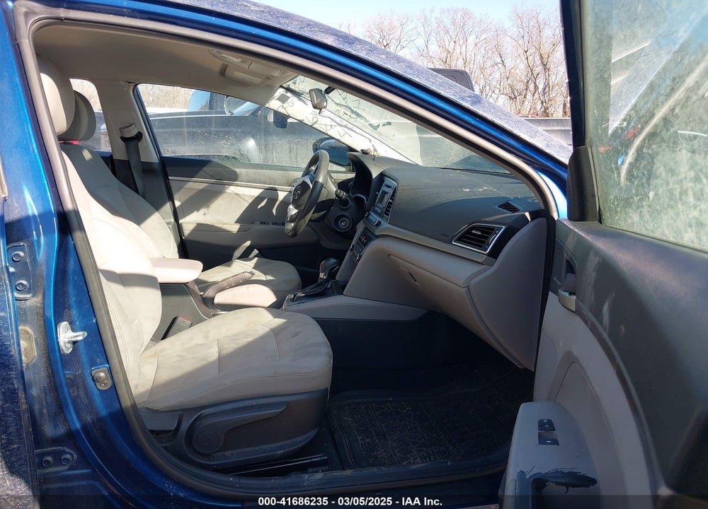 2017 HYUNDAI ELANTRA VIN: 5NPD74LFXHH138471