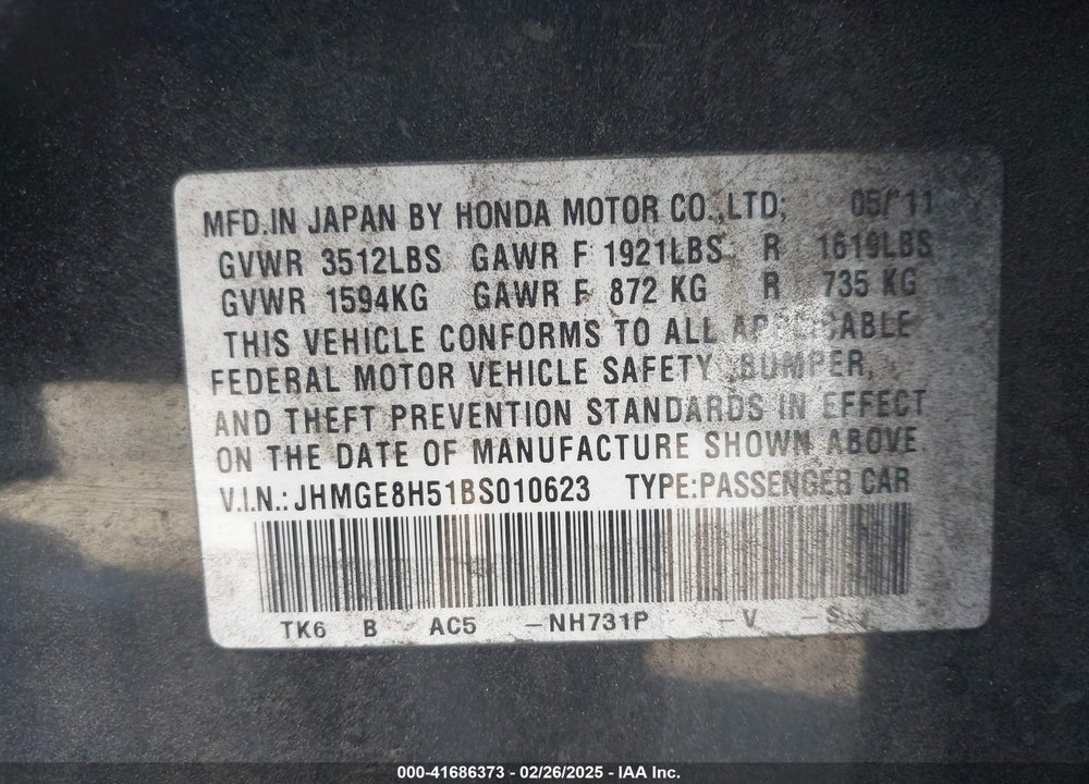 2011 HONDA FIT VIN: JHMGE8H51BS010623