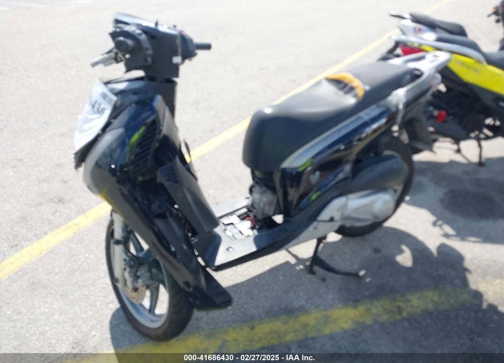 2010 HONDA SH150 D VIN: ZDCKF1015AF003053