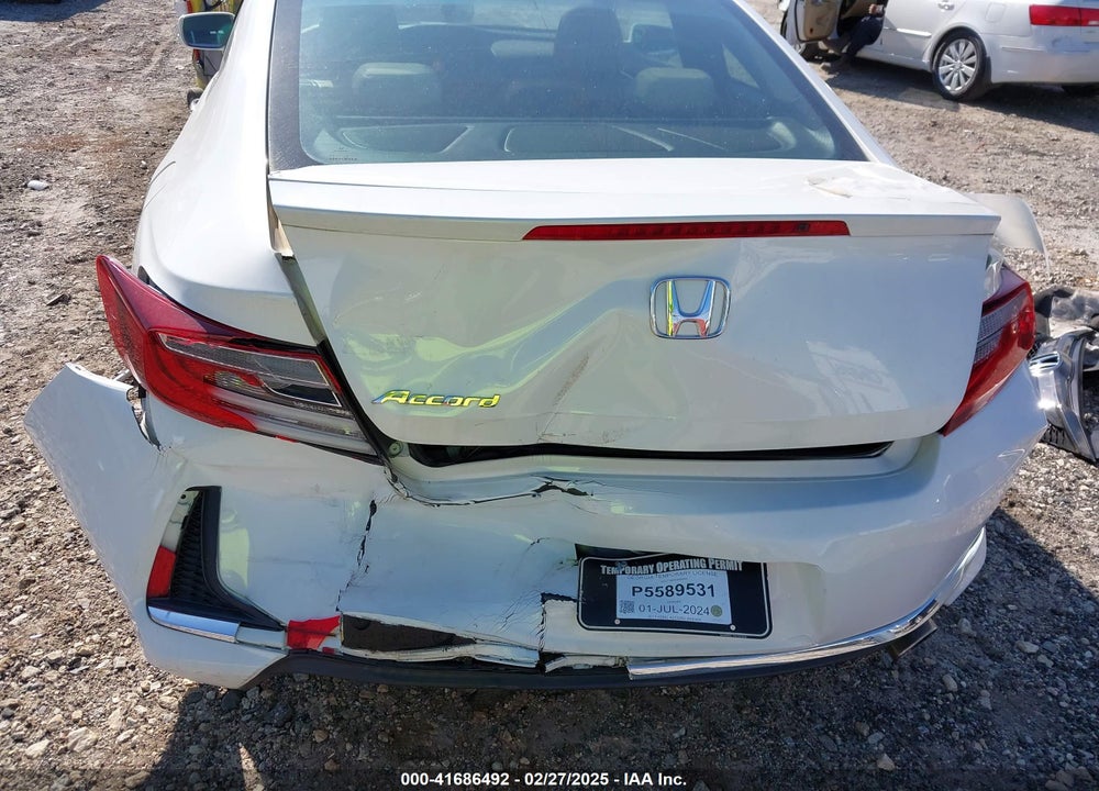 2017 HONDA ACCORD VIN: 1HGCT1B8XHA005940