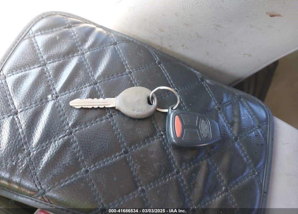 2005 CHRYSLER 300 VIN: 2C3AA53G65H156526